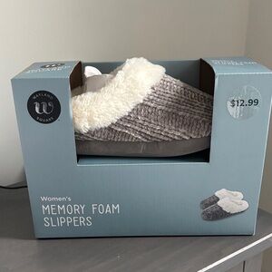 Wayland Square Gray Memory Foam Slippers